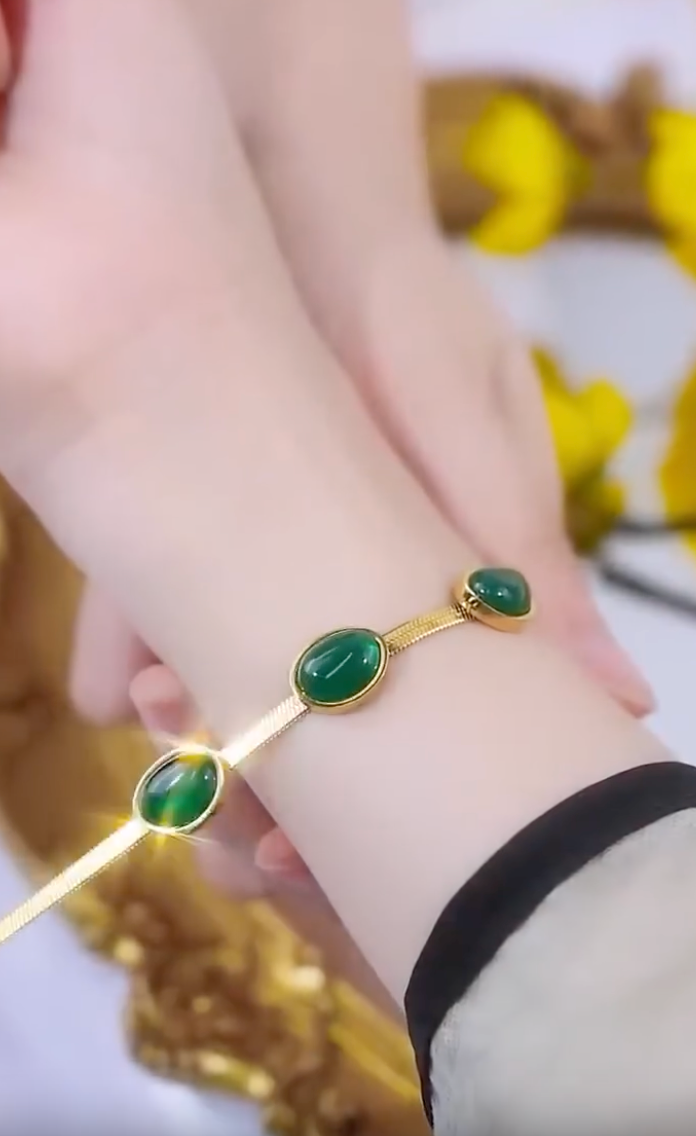 Oval Green Crystal Pendant Necklace Set With Bracelet